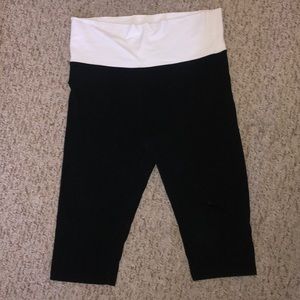 Victoria’s Secret Capri Yoga Pants